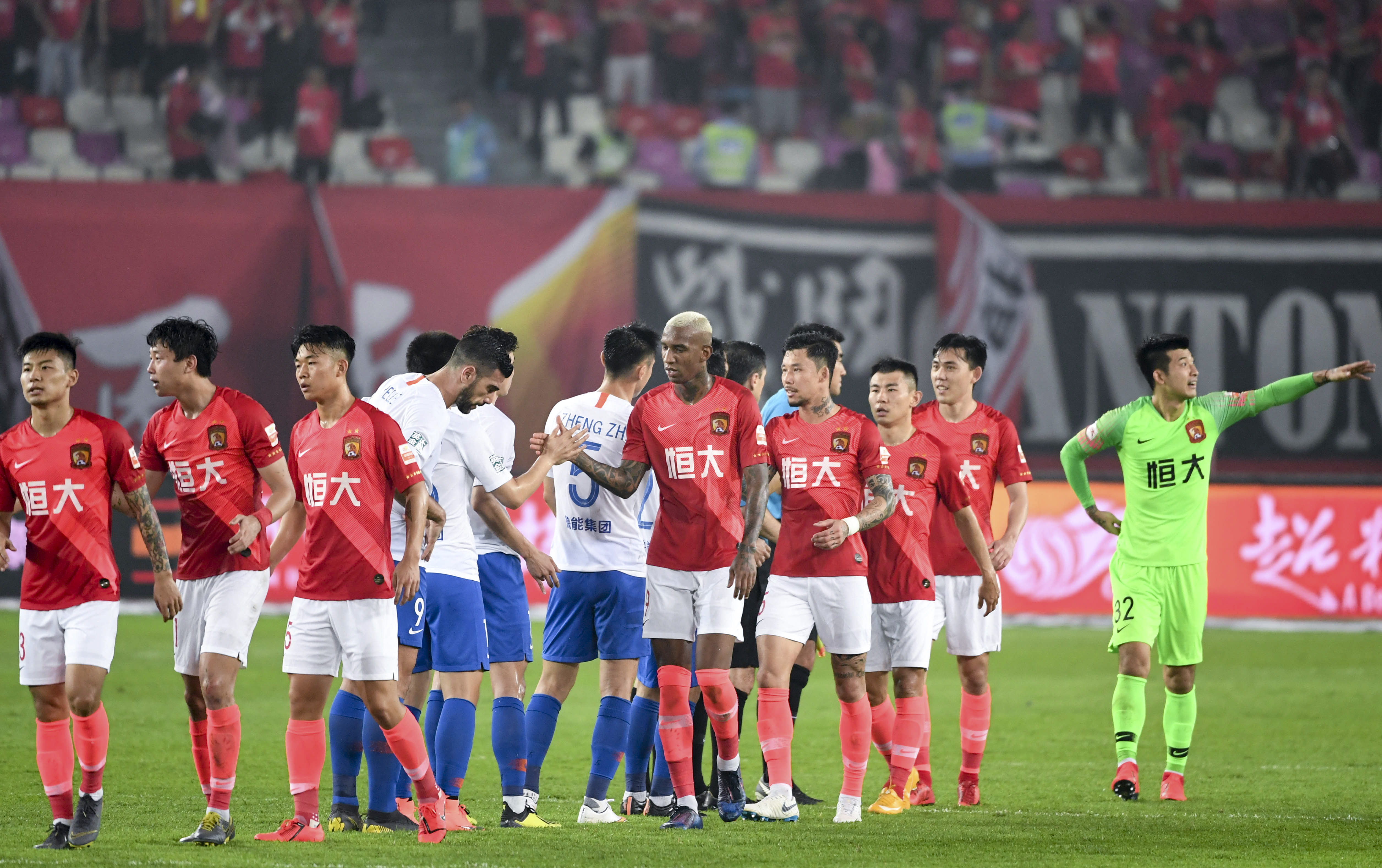 综合体育赛事回顾 专家视角复盘关键对决