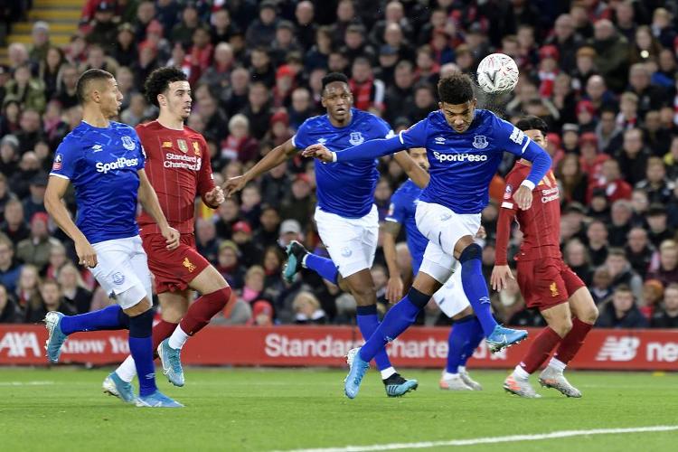 科尔提前认输！库里三分糟糕表现难救勇士 附加赛厄运难解