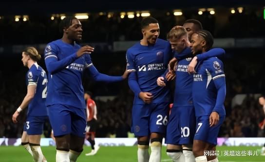 独行侠险胜国王，浓眉表现挣扎，状元弗拉格显英勇，威少关键时刻选择失误