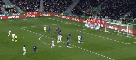 邮报：多特有意3000万镑先租后买鲍勃，马竞等队也在关注